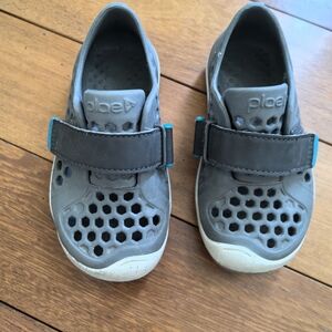 PLAE Kids Dark Blue and grey Mimo Crown Blue Water Shoes Sandals size 8 and 9